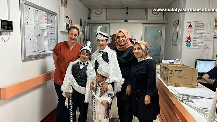 Diyarbakır'da kardeşlerin toplu sünnet mutluluğu