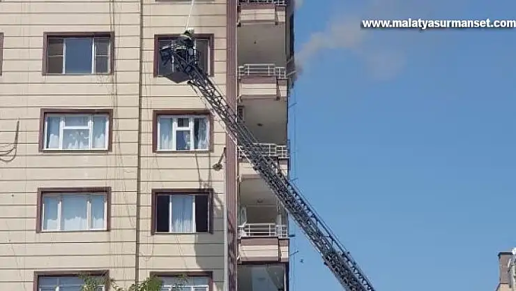 Diyarbakır'da korkutan yangın: Apartman boşaltıldı