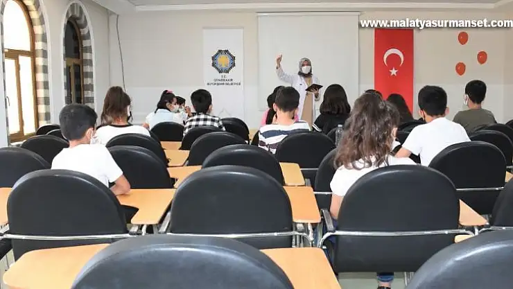 Diyarbakır'da öğrencilere hepatit semineri