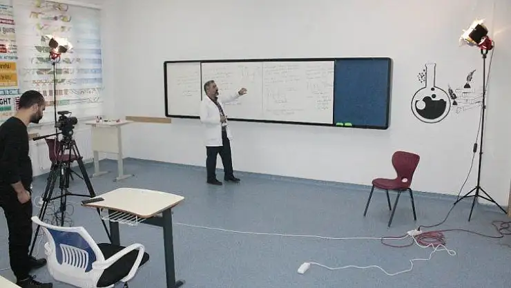 Diyarbakır'da özel okul uzaktan eğitime başladı