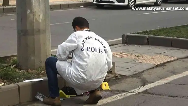 Diyarbakır'da parkta yürüyen yabancı uyruklu genç, tartıştığı kişi tarafından bıçaklandı