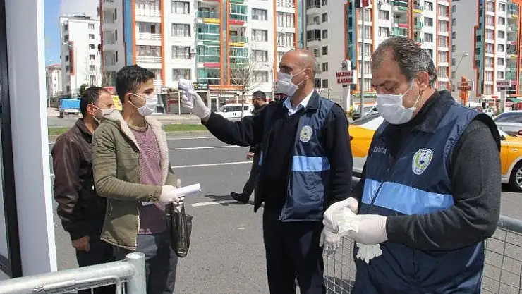 Diyarbakır'da pazar girişlerinde Korona virüs önlemi