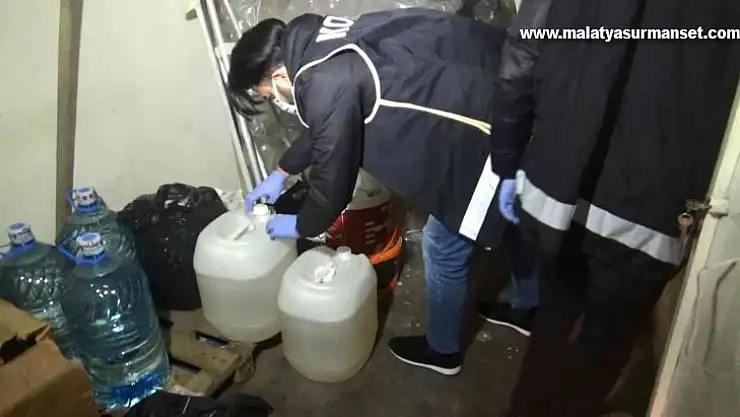 Diyarbakır'da sahte içki imalathanesine baskın, 5 gözaltı