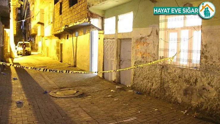 Diyarbakır'da silahlarla ev bastılar: 1 kadın öldü