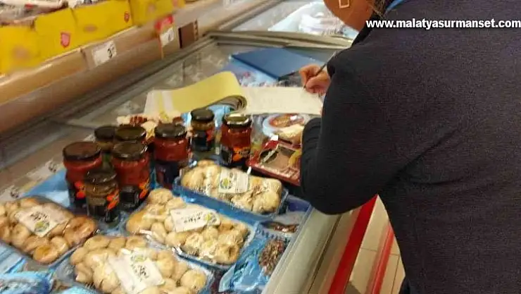 Diyarbakır'da son kullanma tarihi geçen bozuk gıdalar imha edildi