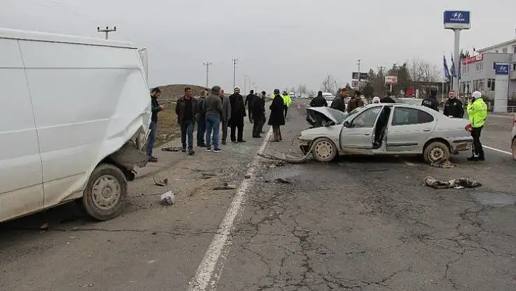 Diyarbakır'da zincirleme trafik kazası: 2 ağır yaralı