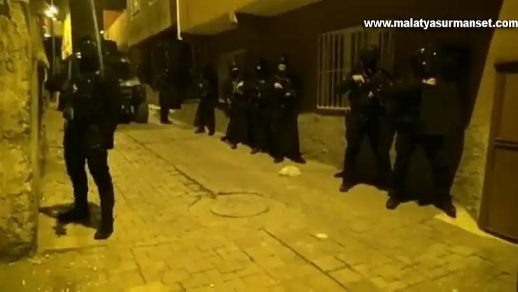 Diyarbakır'daki terör operasyonunda aralarında HDP'li yöneticilerin de olduğu 13 kişi tutuklandı