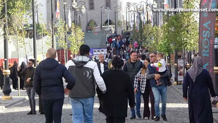 Diyarbakır'ın 'İstiklal Caddesi'ne yoğun ilgi