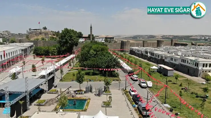 Diyarbakır Kurşunlu Meydanı 15 Temmuz etkinlikleri için hazır