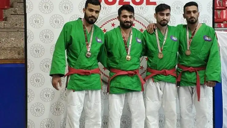 Diyarbakırlı iki sporcudan gümüş madalya