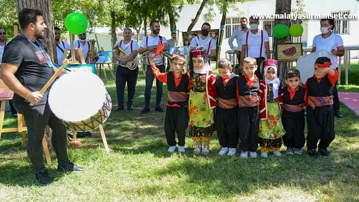 Diyarbakırlı miniklerden 'Karpuz Festivali'