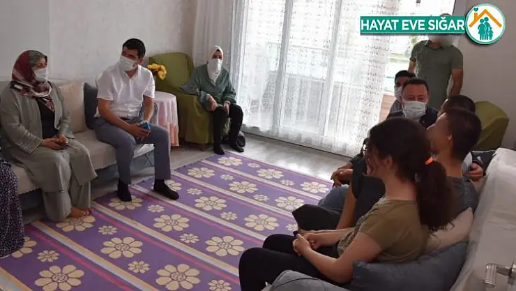 Doğuştan engelli olan engelli kardeşlere yürek ısıtan ziyaret