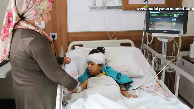 Doğuştan işitme kaybı olan 6 yaşındaki Hatice artık duyabilecek