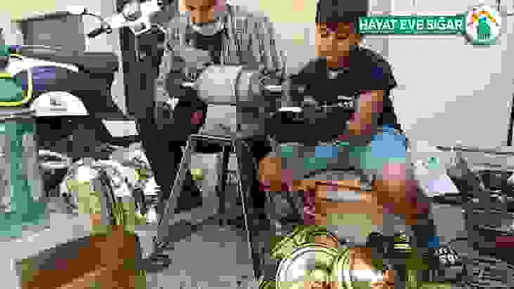 Dokuz yaşındaki minik nikelajcı