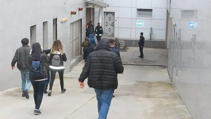 Dolandırıcılık çetesinde 4 kişi tutuklandı