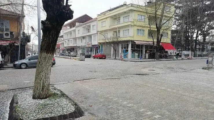 Dolu, sokakları beyaza bürüdü