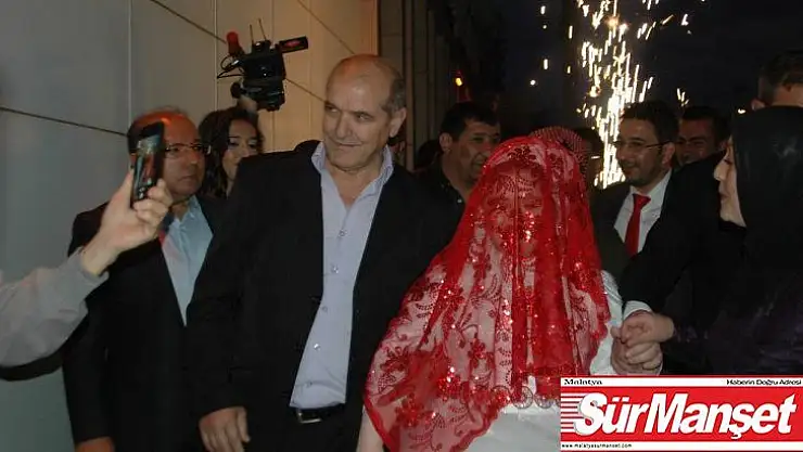 Down sendromlu Rabia'ya telli duvaklı düğün