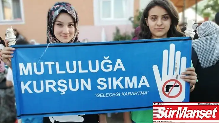 Düğünde kadına şiddete dikkat çektiler