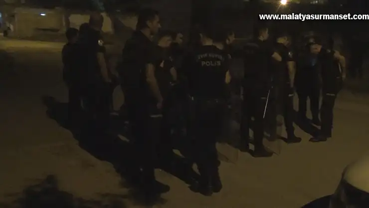 Düğünde taşlı, sopalı kavga: 3 yaralı