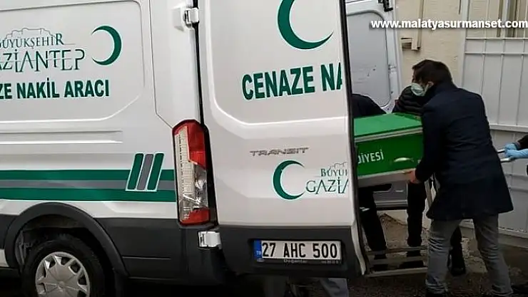Düşerek kafasını yere çarpan yaşlı adam 12 gün sonra öldü