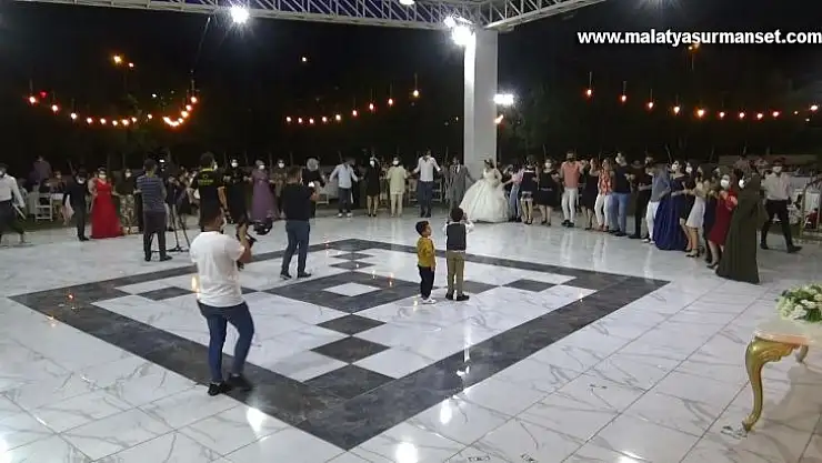 DÜSİD'den 'aşı olmayanlar düğünlere alınmasın' talebi