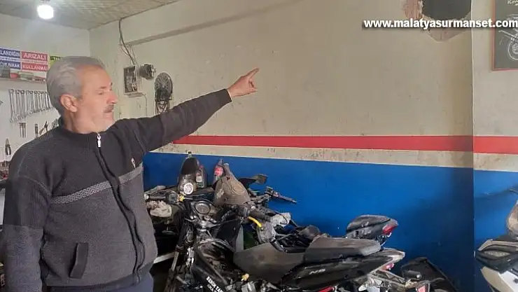 Duvarını deldikleri motosiklet tamircisini soydular