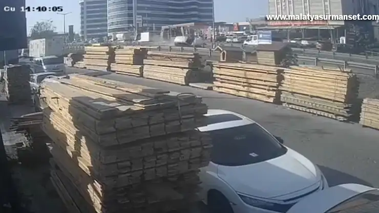 E-5'te takla atan araç kamerada