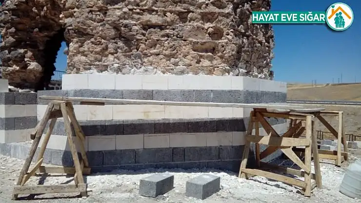 Eğil'deki Lala Kasım Bey ve Cafer Bey Kümbetleri'nde restorasyon başladı