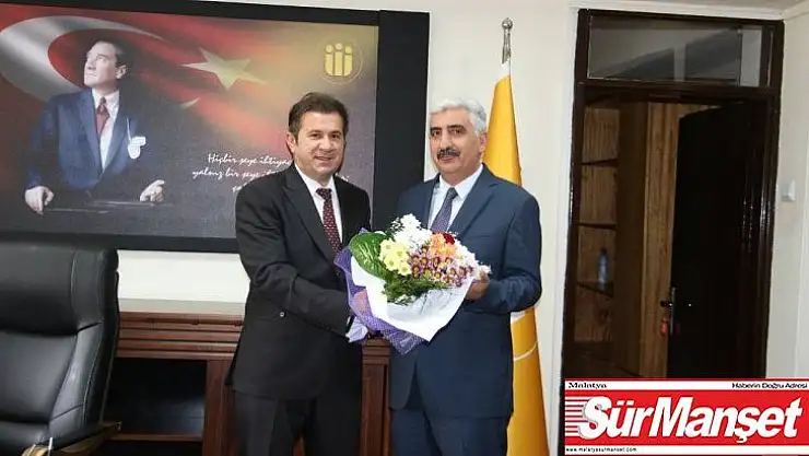 Eğitim Fakültesi Dekanlığında  görev  teslim töreni yapıldı