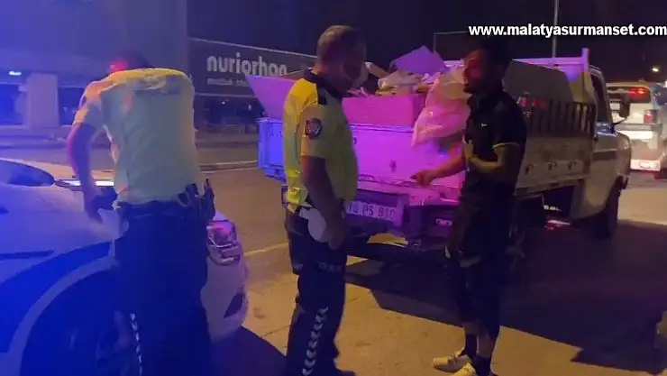 Ehliyetsiz sürücü polise yalvardı