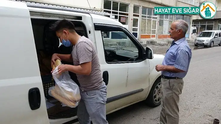 Ekmekler vatandaşların kapısına getiriliyor