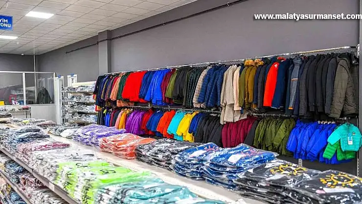 Ekonomik durumu iyi olmayanların kapısı Hayır Çarşısı