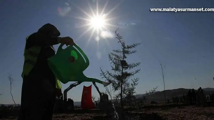 Elazığ'da 'Geleceğe Nefes Dünyaya Nefes' etkinliğinde 23 bin fidan toprakla buluştu