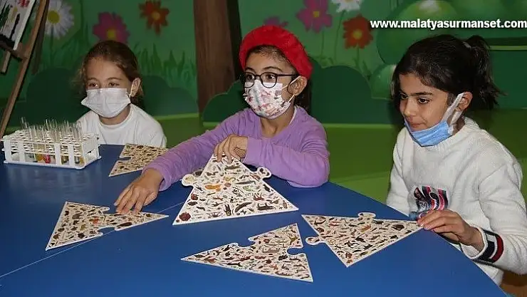 Elazığ'da bir köyde bilim ve hobi evi oluşturuldu, içerisi bilimsel materyaller ile donatıldı