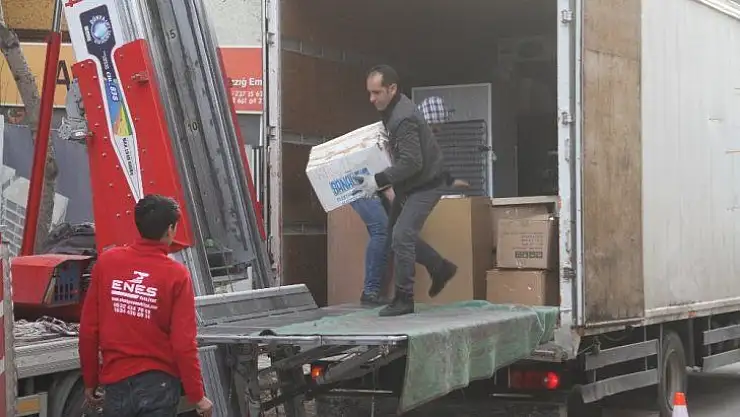 Elazığ'da böyle insanlar var, ücretsiz ev taşıyorlar