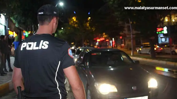 Elazığ'da denetimler gece boyu sürdü