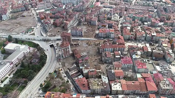Elazığ'da depremde hasar gören bir mahallede daha yıkım başladı