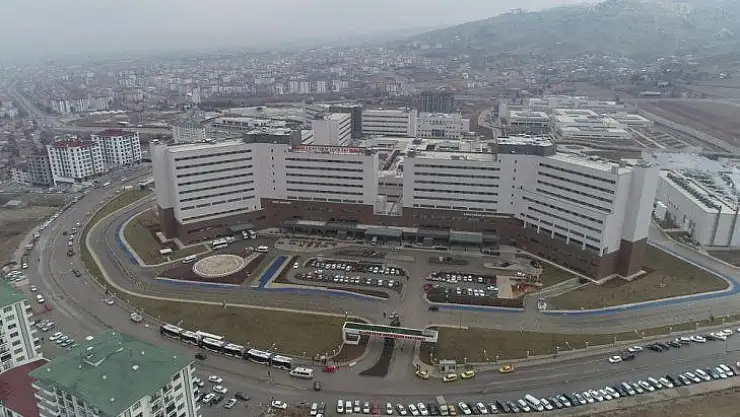 Elazığ'da depremin yükünü şehir hastanesi kaldırdı