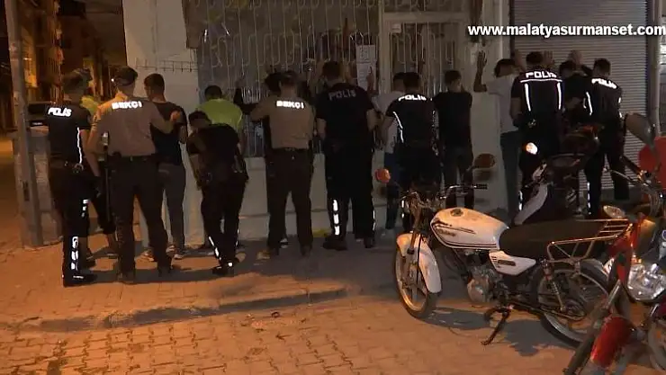 Elazığ'da gece yarısı 'Dar Bölge Uygulaması' yapıldı