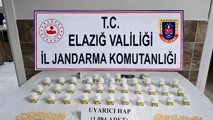 Elazığ'da jandarma ekipleri binden fazla uyarıcı hap ele geçirdi