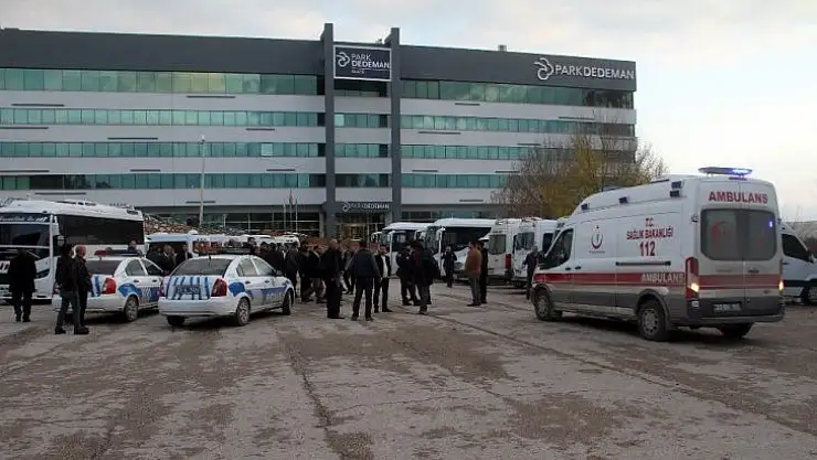 Elazığ'da mini terminalde bıçakla kavga: 2 yaralı