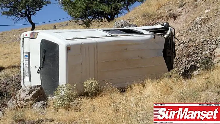 Elazığ'da minibüs şarampole yuvarlandı : 2 yaralı