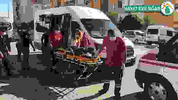 Elazığ'da minibüsten düşen kadın yaralandı