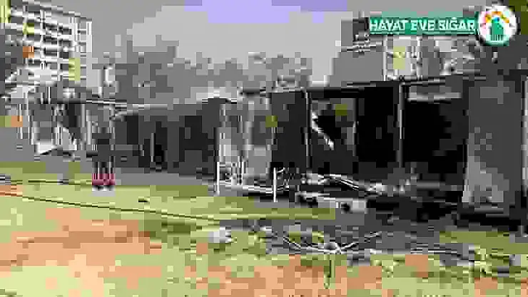 Elazığ'da okul şantiyesinde çıkan yangında konteynerler küle döndü