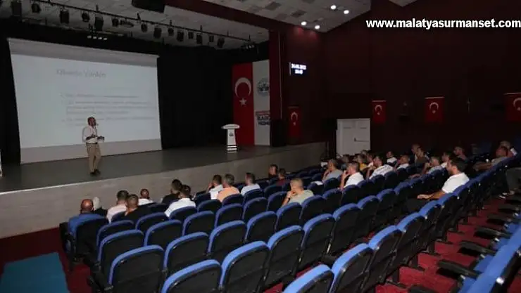 Elazığ'da otobüs şoförlerine eğitim verildi