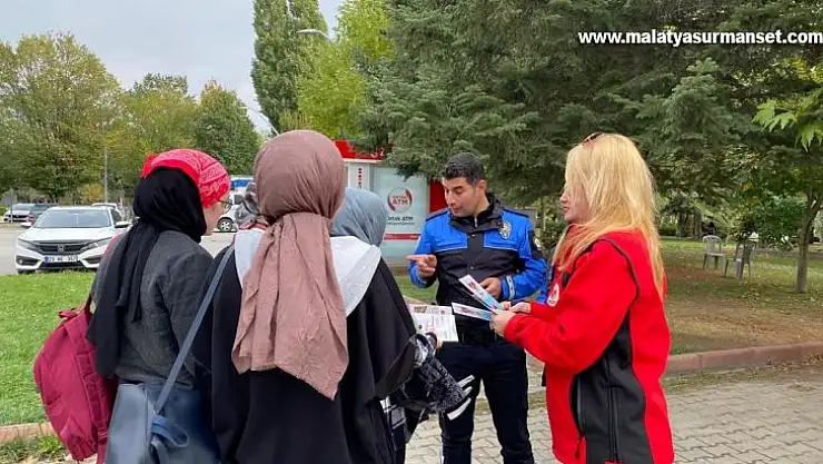 Elazığ'da polis, üniversite öğrencilerini bilgilendirdi