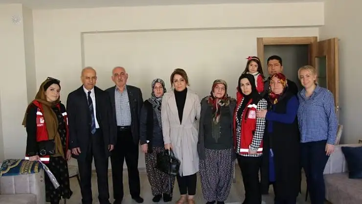 Elazığ'da şehit annesi ve depremzedelere ziyaret
