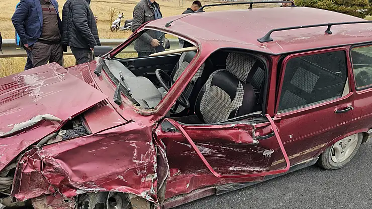 Elazığ'da trafik kazası:2'si ağır 4 yaralı