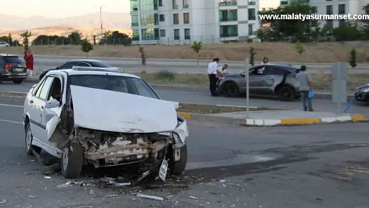 Elazığ'da trafik kazası: 3 yaralı