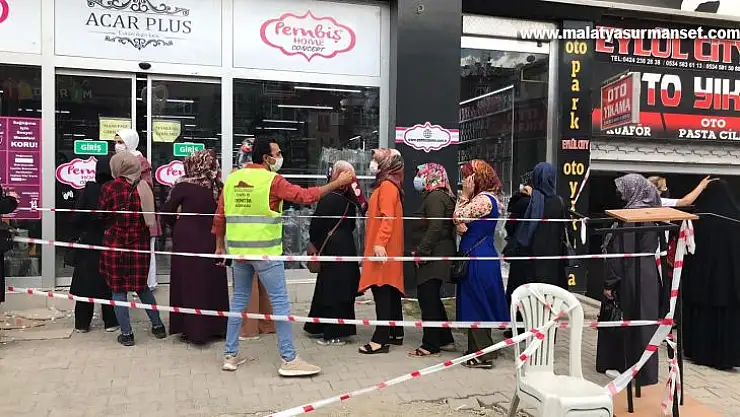 Elazığ'da ucuz halı kuyruğu